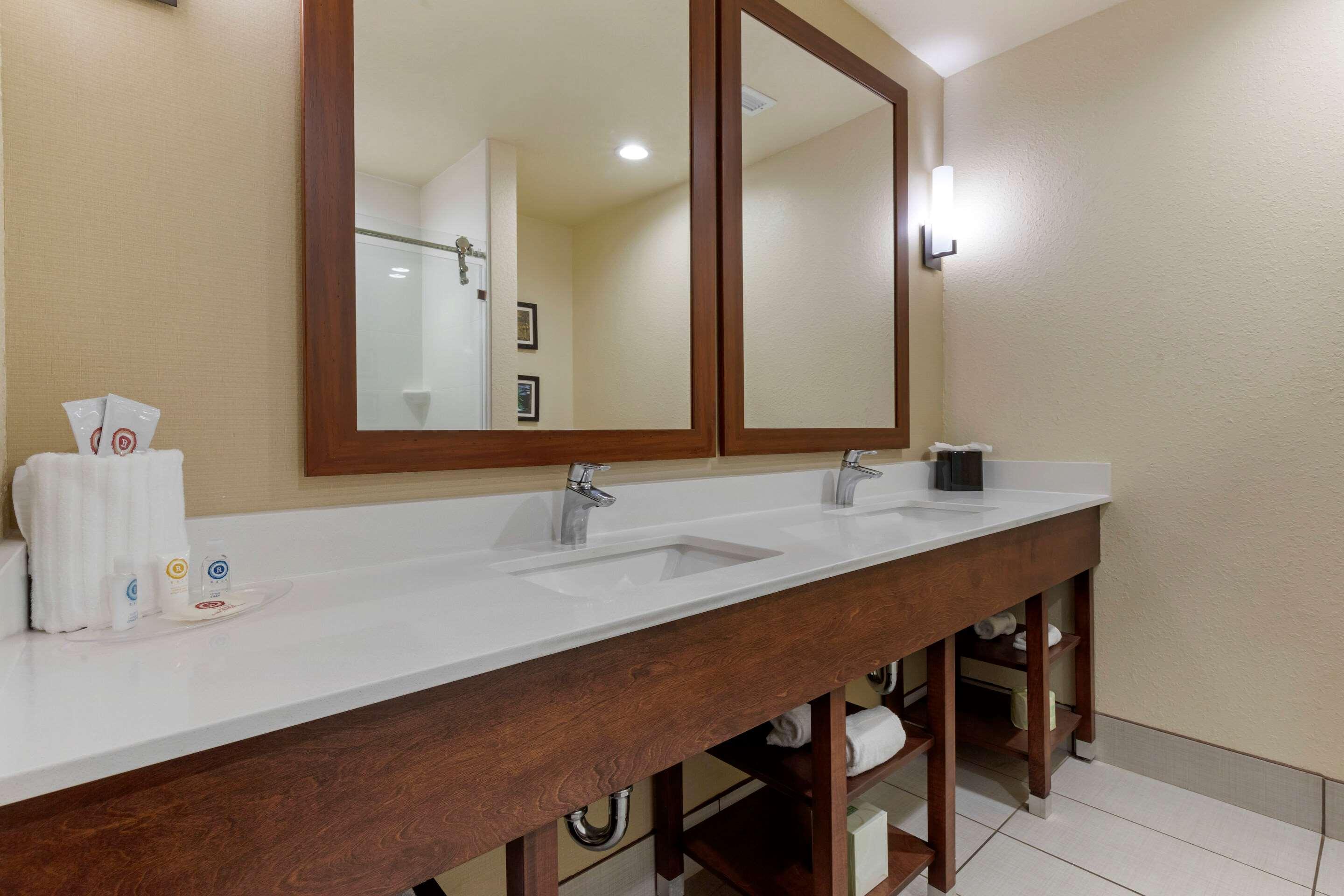 Comfort Suites Greenville South Piedmont Eksteriør billede